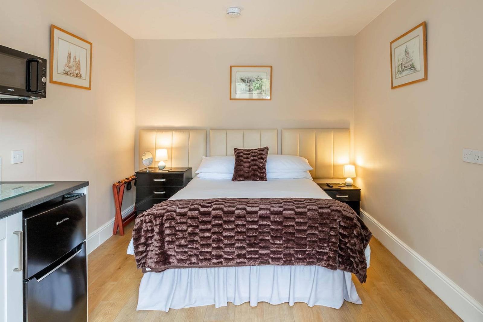 Roger Ground Guest House - With Onsite Car Parking Windermere Dış mekan fotoğraf