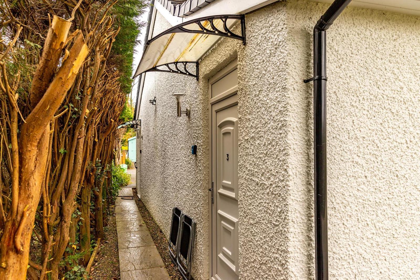 Roger Ground Guest House - With Onsite Car Parking Windermere Dış mekan fotoğraf