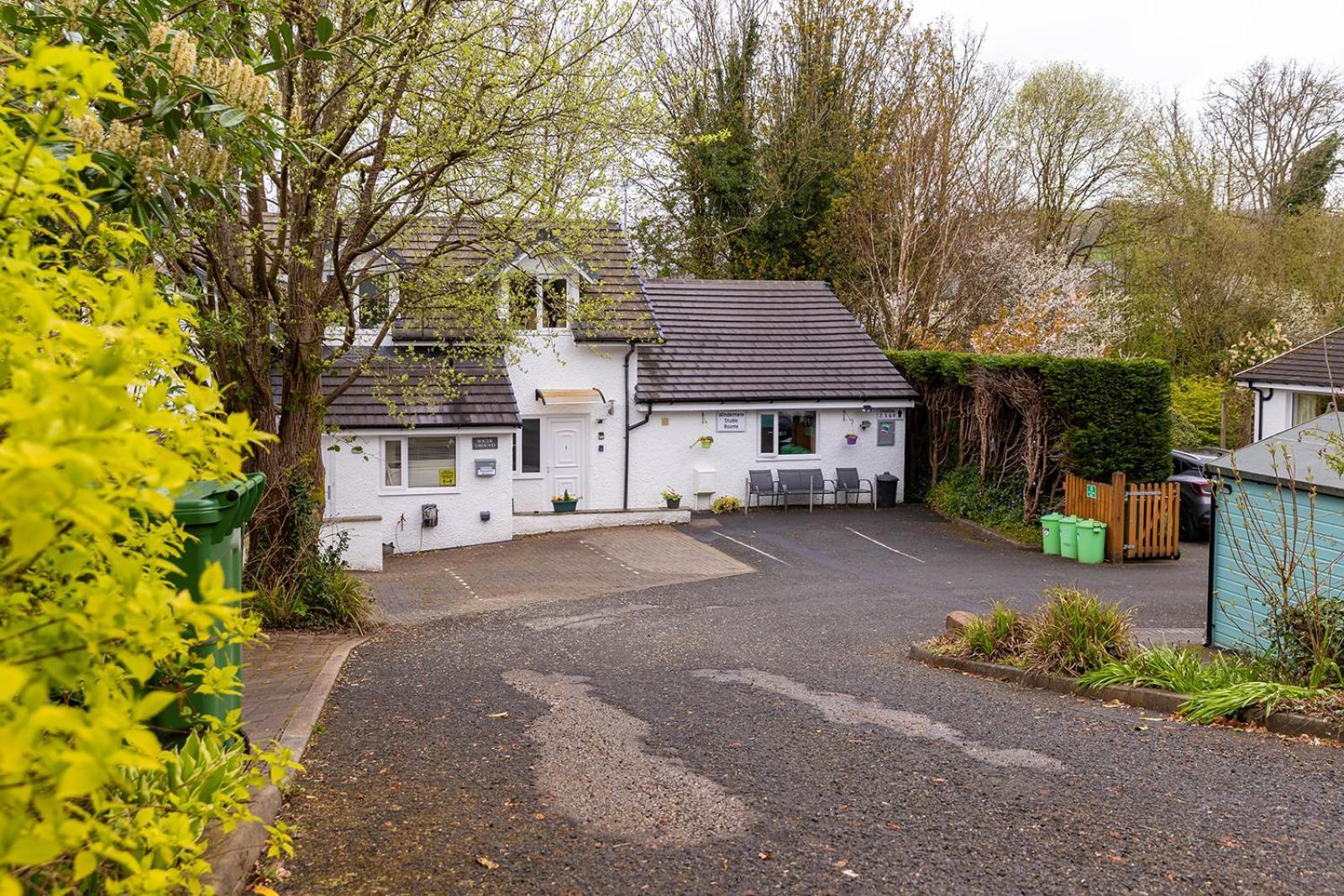 Roger Ground Guest House - With Onsite Car Parking Windermere Dış mekan fotoğraf
